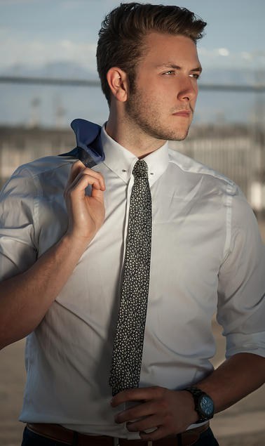 安东尼·伊洛特 Anthony Ilott照片