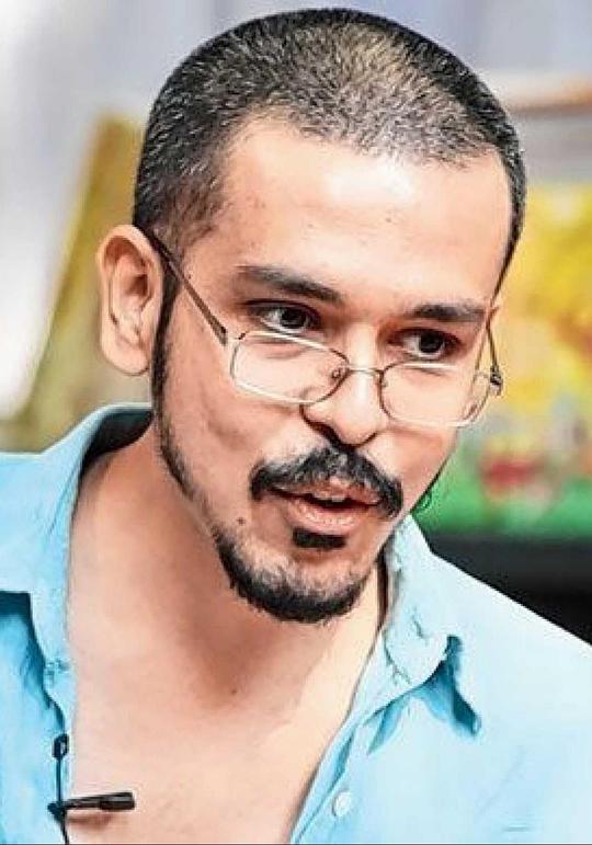 德瓦斯·马希亚 Devanshish Makhija照片