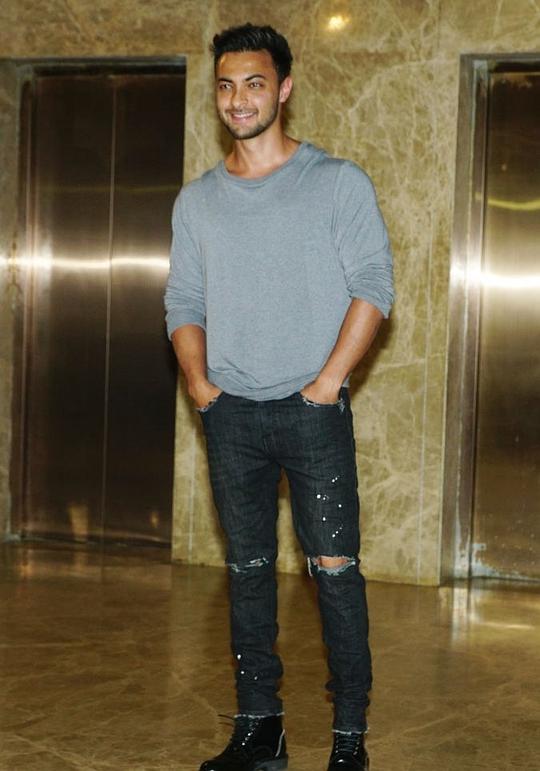 阿尤什·夏尔马 Aayush Sharma照片