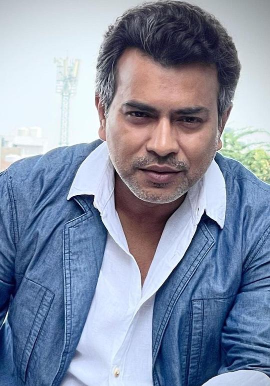 鲁德罗尼尔·高什 Rudranil Ghosh照片