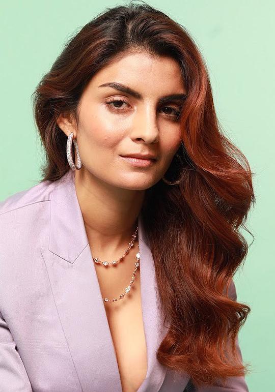 安维什·贾因 Anveshi Jain照片