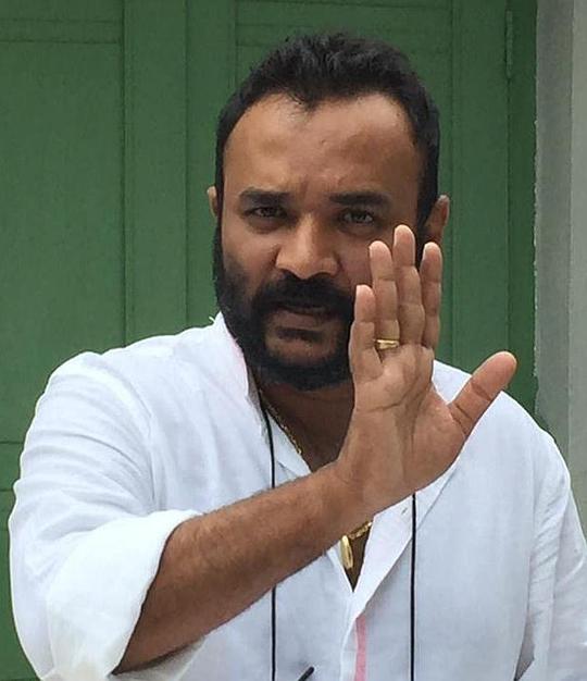 维杰·莫里亚 Vijay Maurya照片