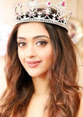 佳雅特丽·巴德瓦杰 Gayatri Bhardwaj照片