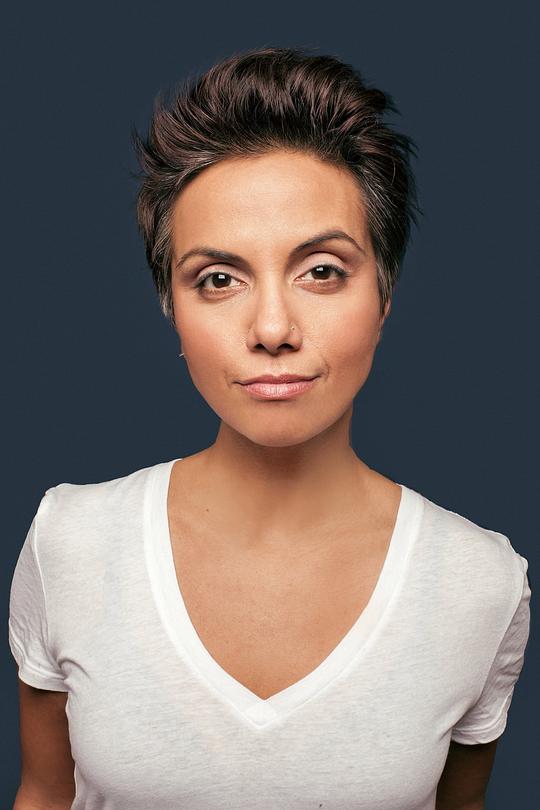 法基娅·米尔沙 Fawzia Mirza照片