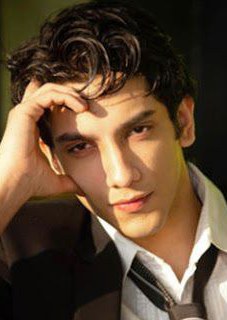 维当·雷纳 Vedang Raina照片