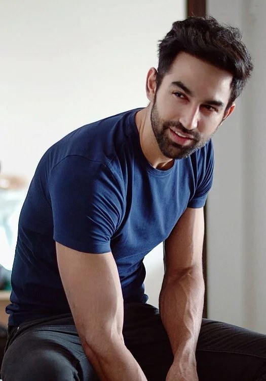 尼尚特·达阿希亚 Nishant Dahiya照片