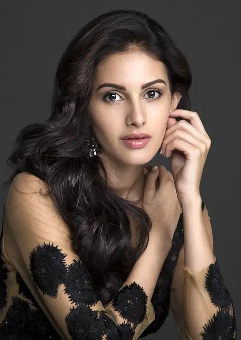 艾米拉·达斯特 Amyra Dastur照片