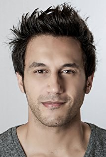 丹尼·苏拉 Danny Sura照片