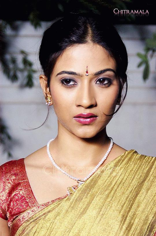 阿蒂缇·夏尔马 Aditi Sharma照片