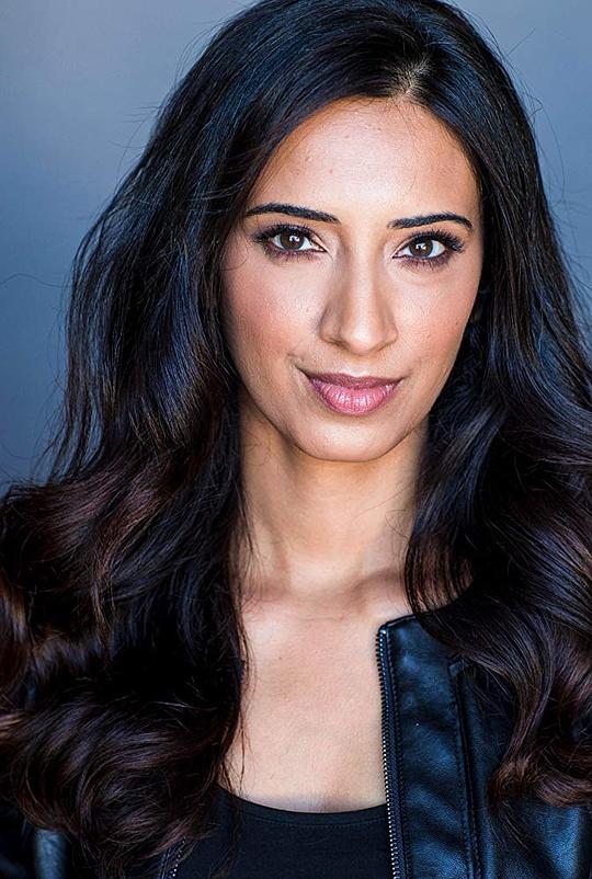 希娜·汗 Hina Khan照片