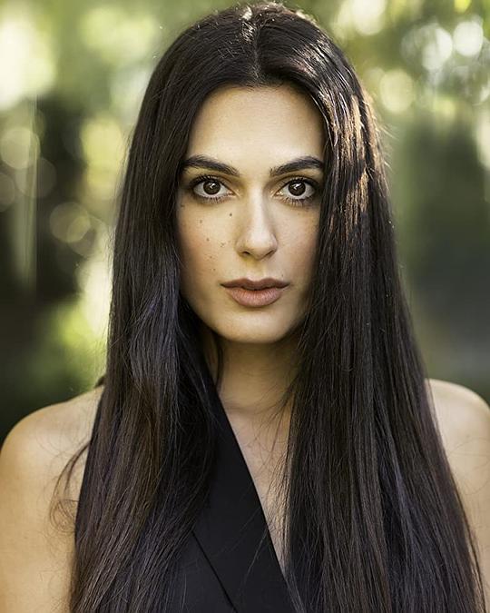 阿姆里特·马赫拉 Amrit Maghera照片