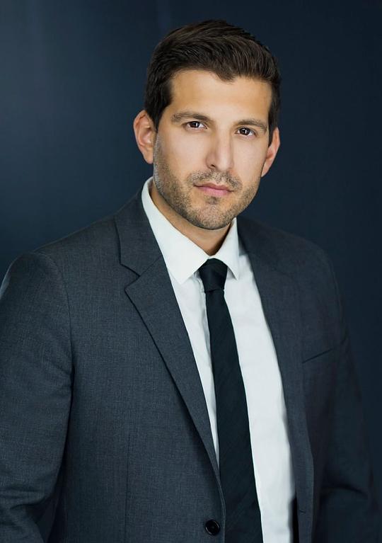 阿德里安·布斯塔曼特 Adrian Bustamante照片