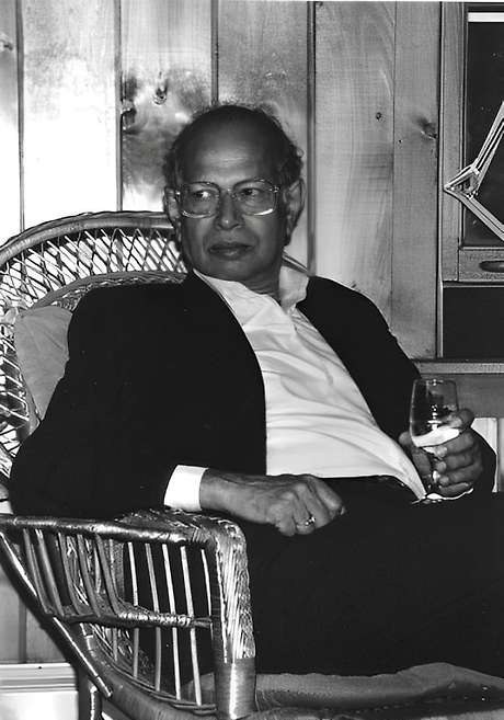 塔潘·辛哈 Tapan Sinha照片