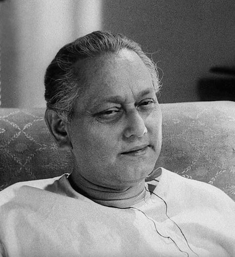 乔比·比沙什 Chhabi Biswas照片