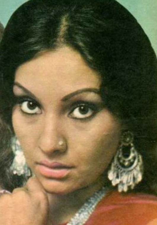 维迪娅·辛哈 Vidya Sinha照片