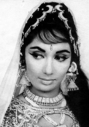 萨妲娜 Sadhana Shivdasani照片