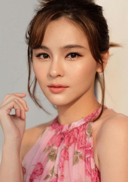 苏查·玛娜英 Sushar Manaying照片