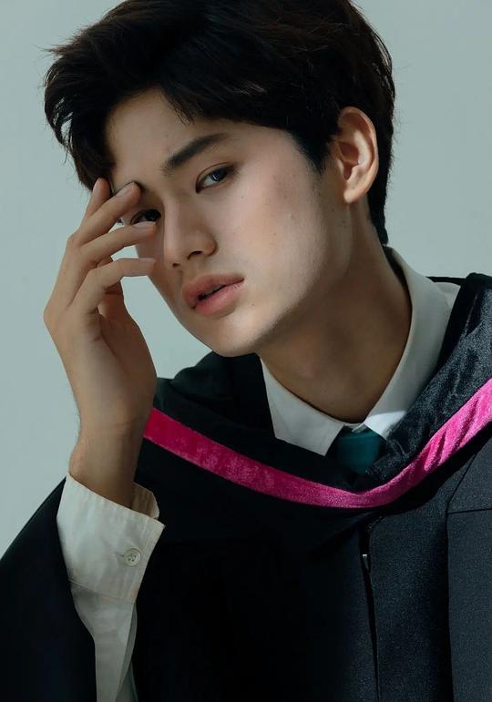 奔弘·奔提维此弓 Tonhon Tantivejakul照片