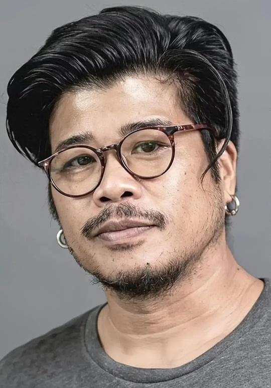 罗宁·提姆 Kongkiat Khomsiri照片