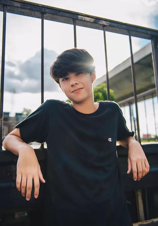 安东尼·布伊塞雷 Anthony Buisseret照片