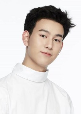 英卡纳·达荣萨功 Ingkarat Damrongsakkul照片