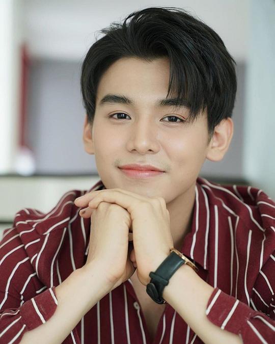 帕查拉·苏岸西 Phachara Suansri照片