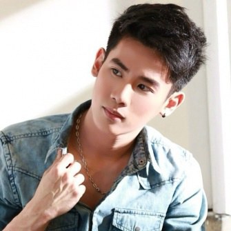 科恩·库纳提阿皮西里 Korn Khunatipapisiri照片