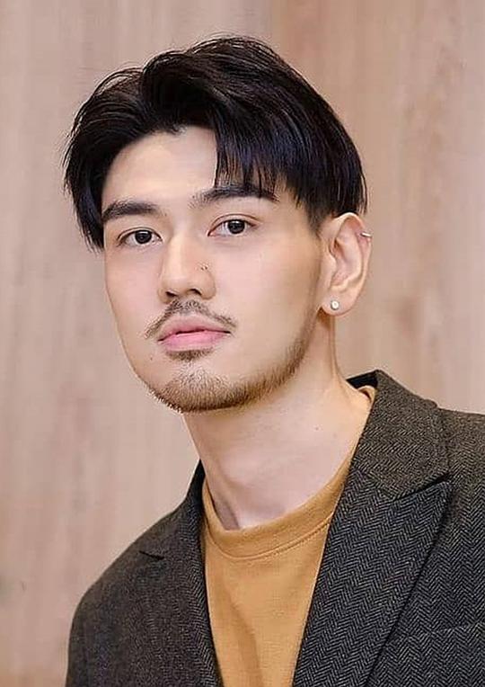 辛纳拉·西里朋查瓦雷 Chinnarat Siriphongchawalit照片