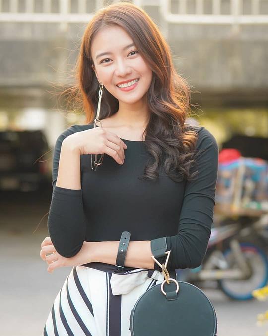 妮查潘·查采芃纳 Nichaphat Chatchaipholrat照片