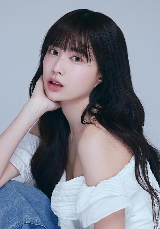 班亚薇·钟查伦 Punyawee Jungcharoen照片