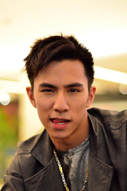 达尔姆泰·普兰西普 Dharmthai Plangsilp照片