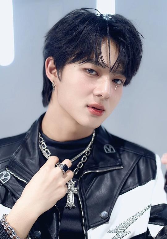 查瓦林·佩德皮里亚旺 Chawarin Perdpiriyawong照片