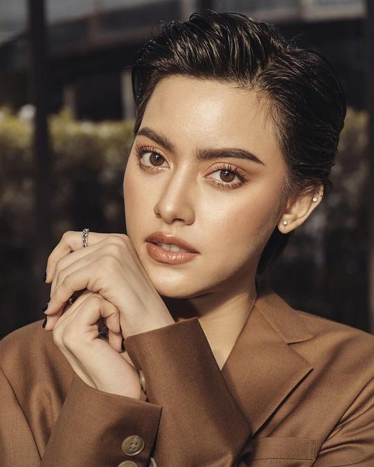 查恩雅·麦克洛里 Chanya McClory照片