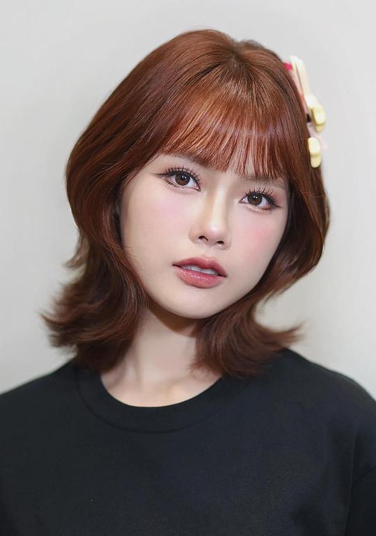 普雷瓦·苏坦蓬 Praewa Suthamphong照片