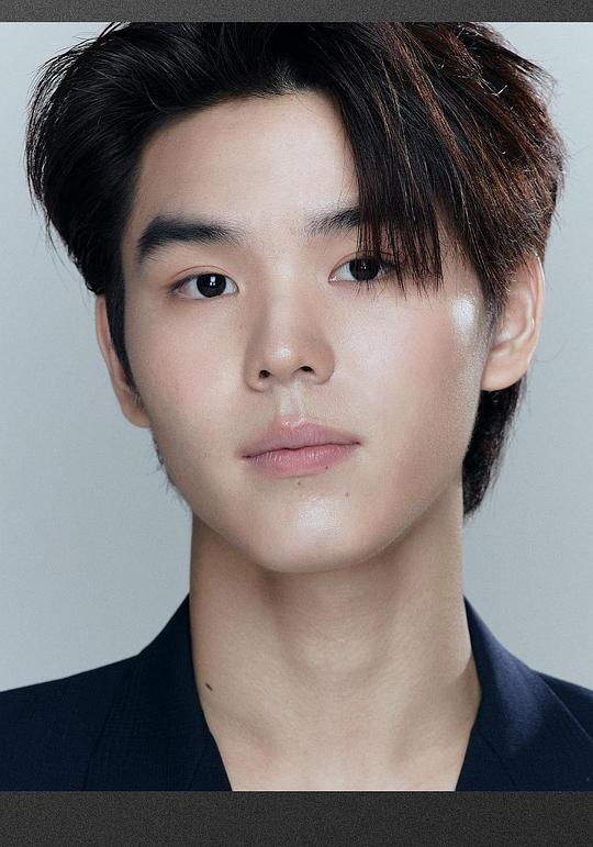 克里塔农·安查纳南 Krittanun Aunchananun照片