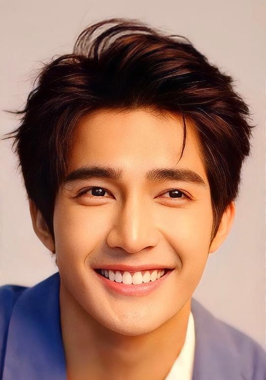 皮拉帕·瓦塔纳汕西瑞 Pirapat Watthanasetsiri照片