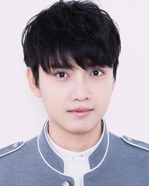 黄书豪 Vachara Promma照片