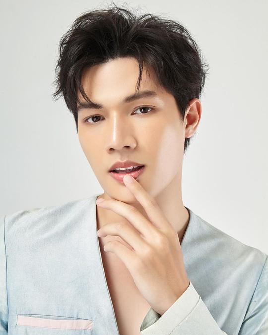 塔纳迪普·斯里通苏克 Bank Thanathip Srithongsuk照片