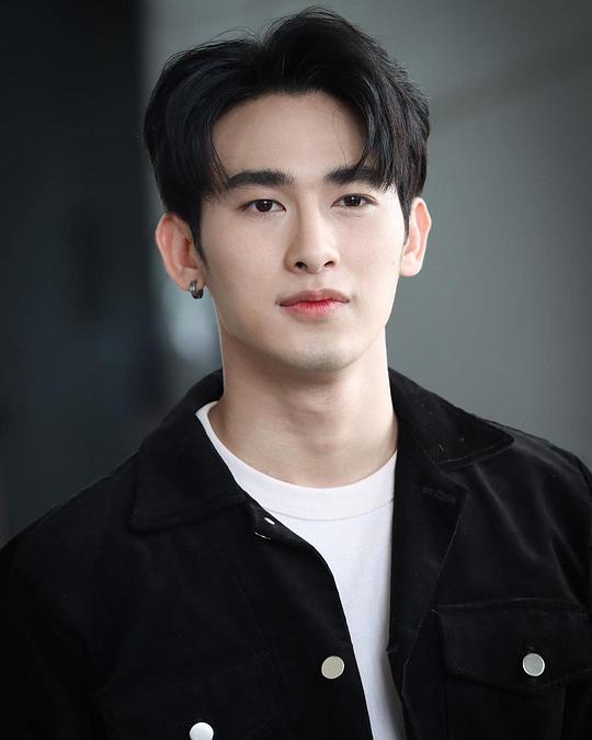 萨兰萨通·塔纳瓦查拉维 Sarunsathorn Tanawatcharawat照片