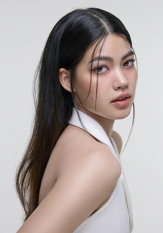 瓦西塔·赫尔梅瑙 Wasita Hermenau照片