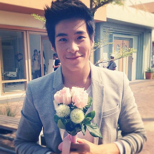 提拉达·迈特瓦拉育 Teeradetch Metawarayut照片