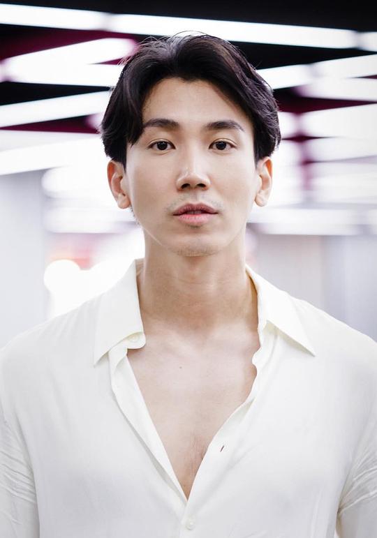 克里斯兹·阿翰特里克 Krisz Ahandrik照片