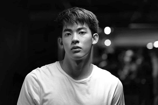 林亦乐 Phongsathorn Padungkiattiwong照片