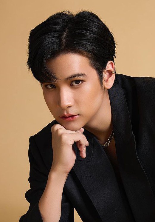 佩拉克里特·帕查拉布纳亚基特 Peerakrit Phacharaboonyakiat照片