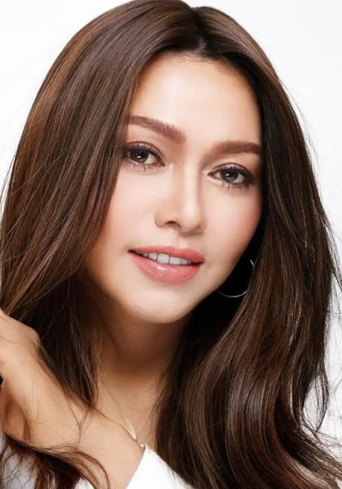 威芭玮·恰嫩浦拉 Wipawee Charoenpura照片