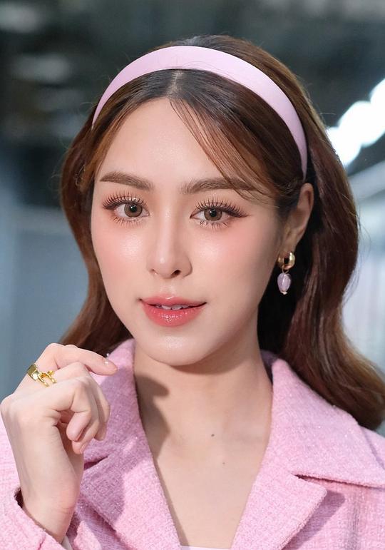 普恩佩荻·坤彭·罗萨瓦 Punpreedee Khumprom Rodsawat照片