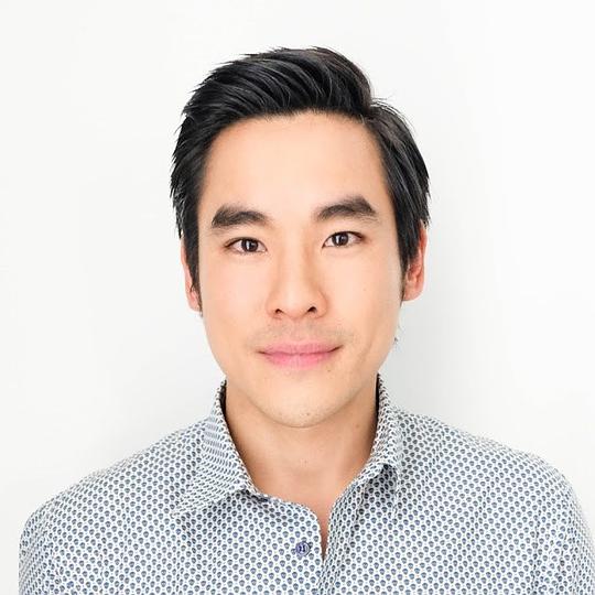 吉·社鹏色 Kris Srepoomseth照片