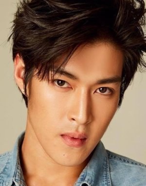 坤纳荣·帕拉德乐 Khunnarong Pratesrat照片