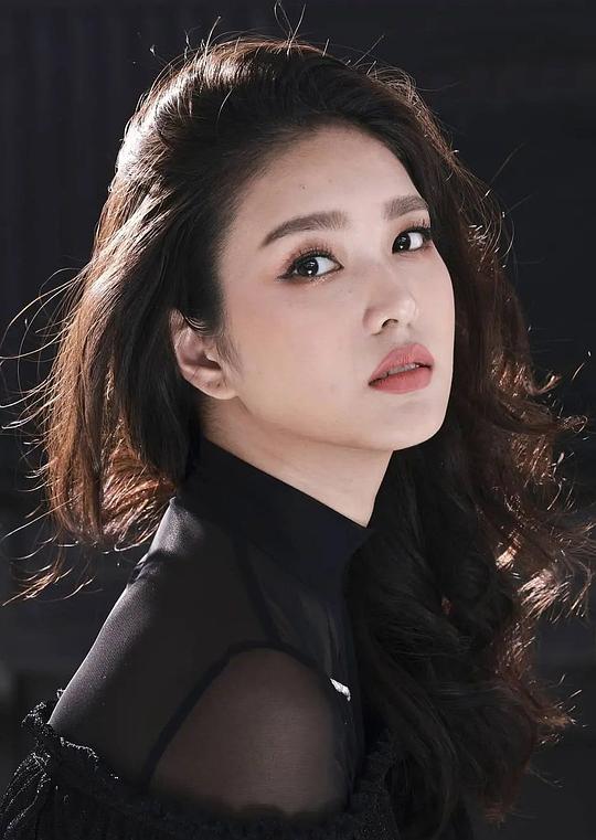 农吉拉·叻卡准娜衮 Nopjira Lerkkajornnamkul照片