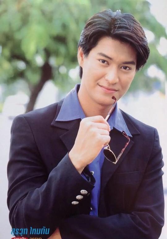 苏拉吾·麦干 Noom Surawut Maikun照片